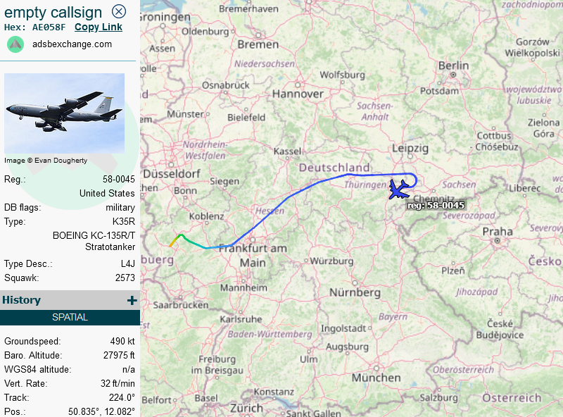 SirListenalot's tweet photo. #KC135 #AE058F as #ROMA21 out of Spangdahlem on picking up (a flight of three?) as #TREND41 (#F22's?) https://t.co/isDQfSEUVf