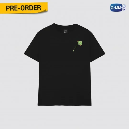 LMMYGO's tweet photo. [PRE-ORDER/MY GO 🇲🇾]
A TALE OF THOUSAND STARS | REMEMBRANCE SERIES T-SHIRT 

☁️ Price: RM93
☁️ Second payment needed
☁️ Deadline: 08/07/23
☁️ Order here: https://t.co/u9Zv9E73Kn

#LMMYGroupOrder #LMMYupdate_byGMMTV https://t.co/J0ssoIhAg4