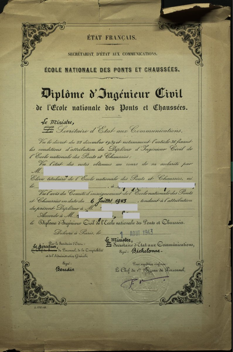 BibdesPonts's tweet photo. 🎓Venez découvrir dès aujourd'hui dans la vitrine de la bibliothèque #LaSource d'anciens diplômes délivrés aux étudiants de l'@EcoledesPonts. https://t.co/TUCfs7oBjK