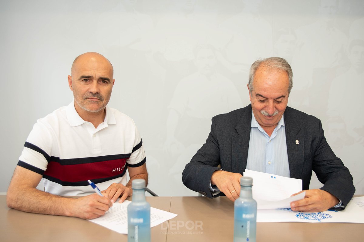 RCDeportivo's tweet photo. #ANOSACANTEIRA | Óscar Gilsanz renova por dous anos como adestrador do #Fabril https://t.co/HPsapeSaaN https://t.co/m9H2jXYG7b