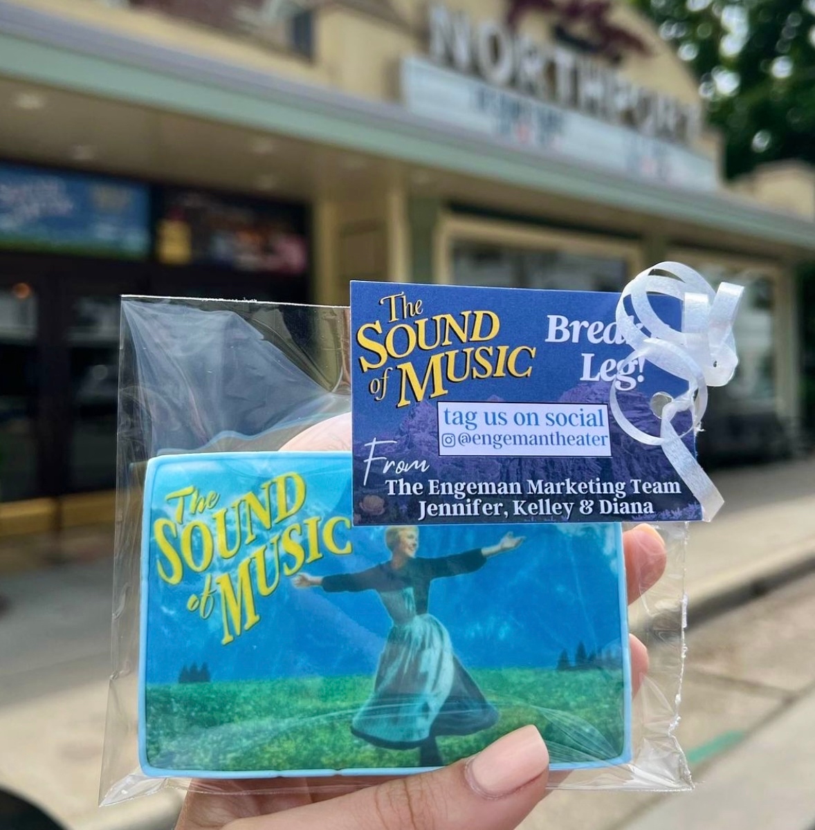 DiscoverLINY's tweet photo. If the smoke ruined your outdoor weekend plans, catch the #SoundofMusic show at the @engemantheater! #discoverlongisland
https://t.co/SwrjkAqRKU
#discoverli #discoverliny #dli #whereyoubelong #longislandnewyork #longislandny #longisland #liny #longislandlife #engemantheater https://t.co/jeCPS0P9Ro