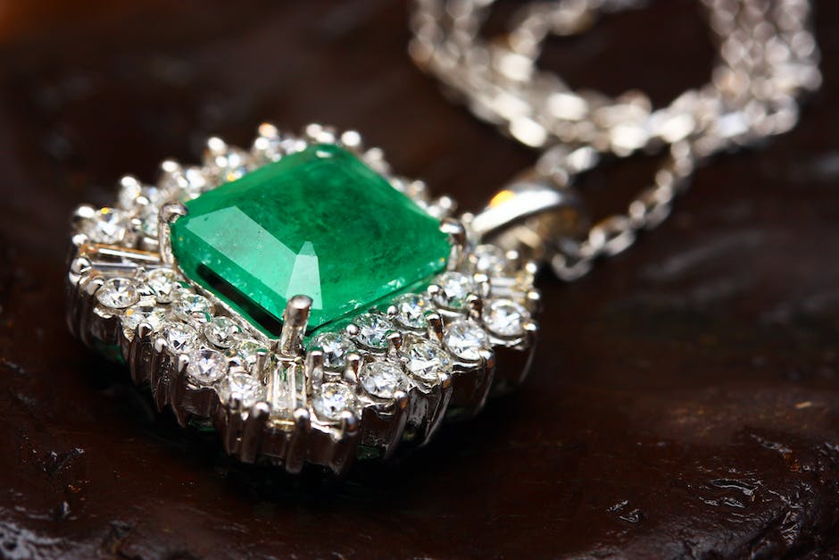 ajonesinsurance's tweet image. Some #ContentsInsurance and #HomeInsurance policies let you specify high-risk items.

But what sort of belongings are considered high-risk? Take a look: ow.ly/VR8m50OwIHO