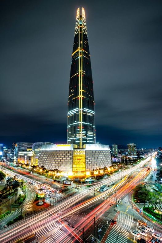 Nightscapes of Lotte World Tower   Seoul  South Korea