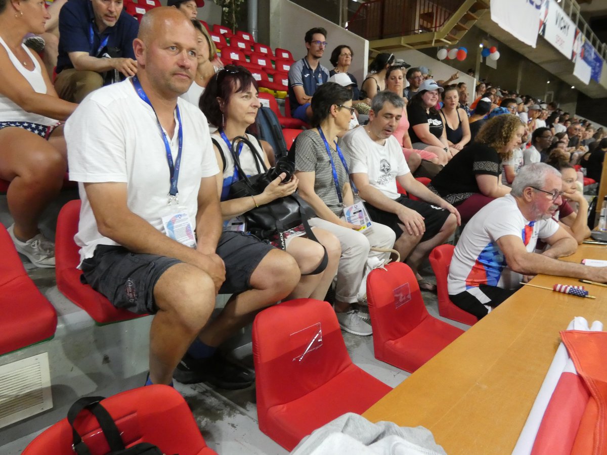 DSDEN_03's tweet photo. [1/2] #GlobalGames2023 
Mme PRESTAUX, IA DASEN s'est rendue hier aux Global Games 2023 @VilleDeVichy   : 
 - Compétition équestre avec section sportive du @clg
- BASKET @CollegeWeyer  
- Athlétisme avec @EmileGuillaumin 
- piscine avec clg Domérat, @CollegeWeyer @ClgJulesFerry https://t.co/ndUdgJRe1C