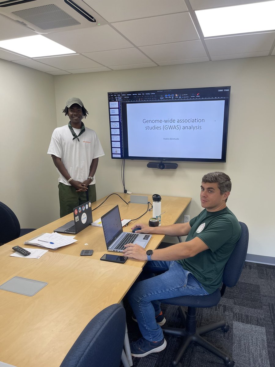 Exciting week at UF Forage breeding lab! Presented GWAS training to colleagues, exploring genomics, statistical tools and candidate genes for key traits in cowpea.

Thrilled to share knowledge and foster collaboration with brilliant colleagues!
#AcademicTwitter