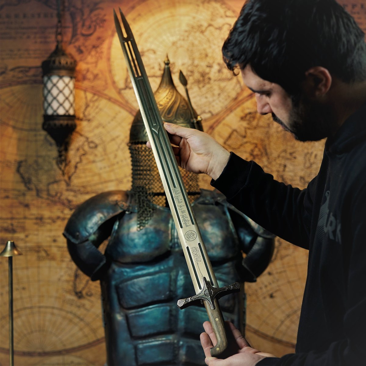 swordbuy's tweet photo. HZ.UTHMAN 
https://t.co/NU9otwgCDH
.
.
#sword #ottoman #ottomansword #swords #swordbuy https://t.co/0gDotAPwIz
