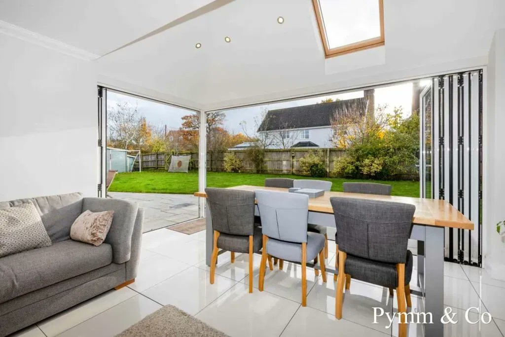 pymmandco's tweet photo. For Sale-Mulbarton
✅5 Bedroom Executive Detached Family Home
✅2 en-suites
✅Open Plan Kitchen/Breakfast Room + Underfloor Heating
✅Double Garage
✅Timber Framed Games Room
✅South Facing Rear Garden
See full details here⬇️⬇️⬇️
https://t.co/wXtjhKMigE https://t.co/pIq0v2r4TU
