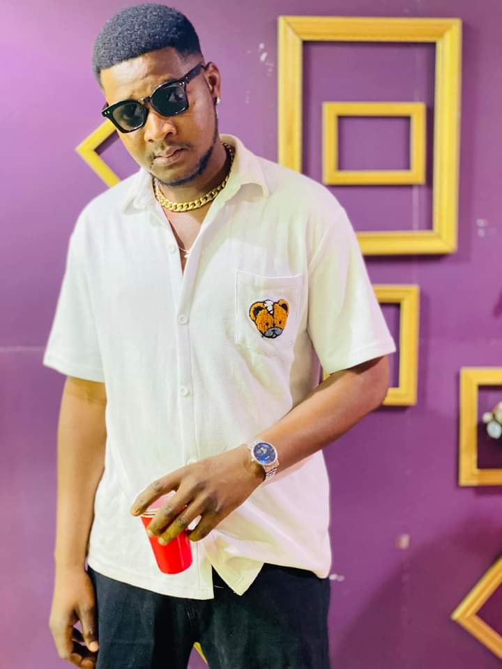 shizzy_banks's tweet photo. The #Beef isn't over yet ooo ๐๐คฃ๐คฃ๐๐. We are making arrangement for more rooms to accommodate it.
This is solely going to be a Lyrical battle ๐ฅ๐ฅ๐ฅ๐ต๐ถ.
Nambawan Vs Showbowy Gh
We doing it the street way now ๐๐๐.
#Nambawan #Showbowy https://t.co/78UTb8y5no