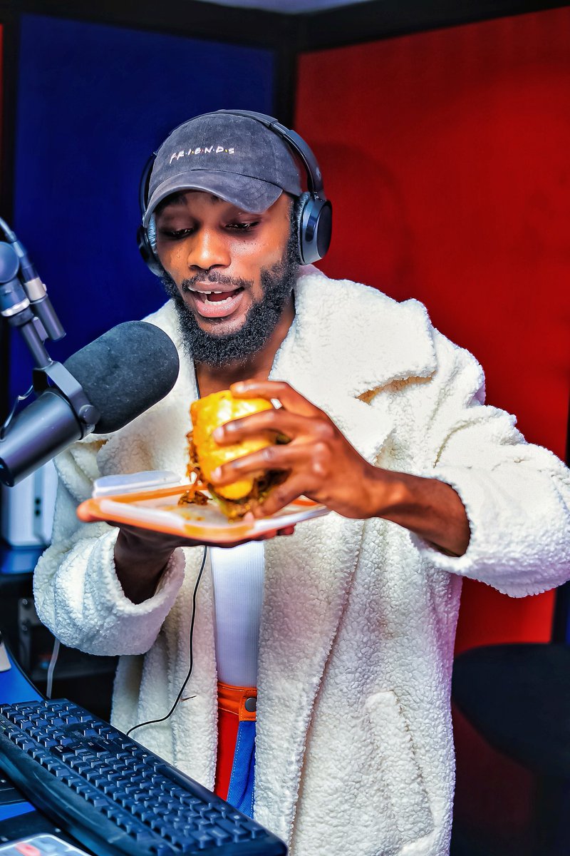 012Mornings's tweet photo. ON AIR MOMENTS: @malumfoodie brought us a @blacklabelsa infused breakfast meal that we had to rate after testing, and the team gave it a solid 10 across the board.

#012MorningWaves
@TUTFM_962 https://t.co/Z3HdeNO9J5