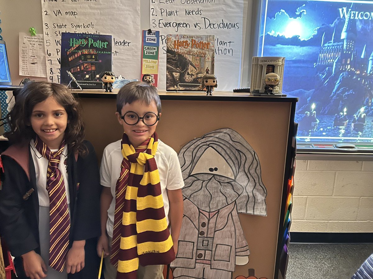 LeLaFlame17's tweet image. Harry Potter Day! We love bringing the magic to life for these first graders! #Hogwarts #SortingHat #Potions @FlorisSchool