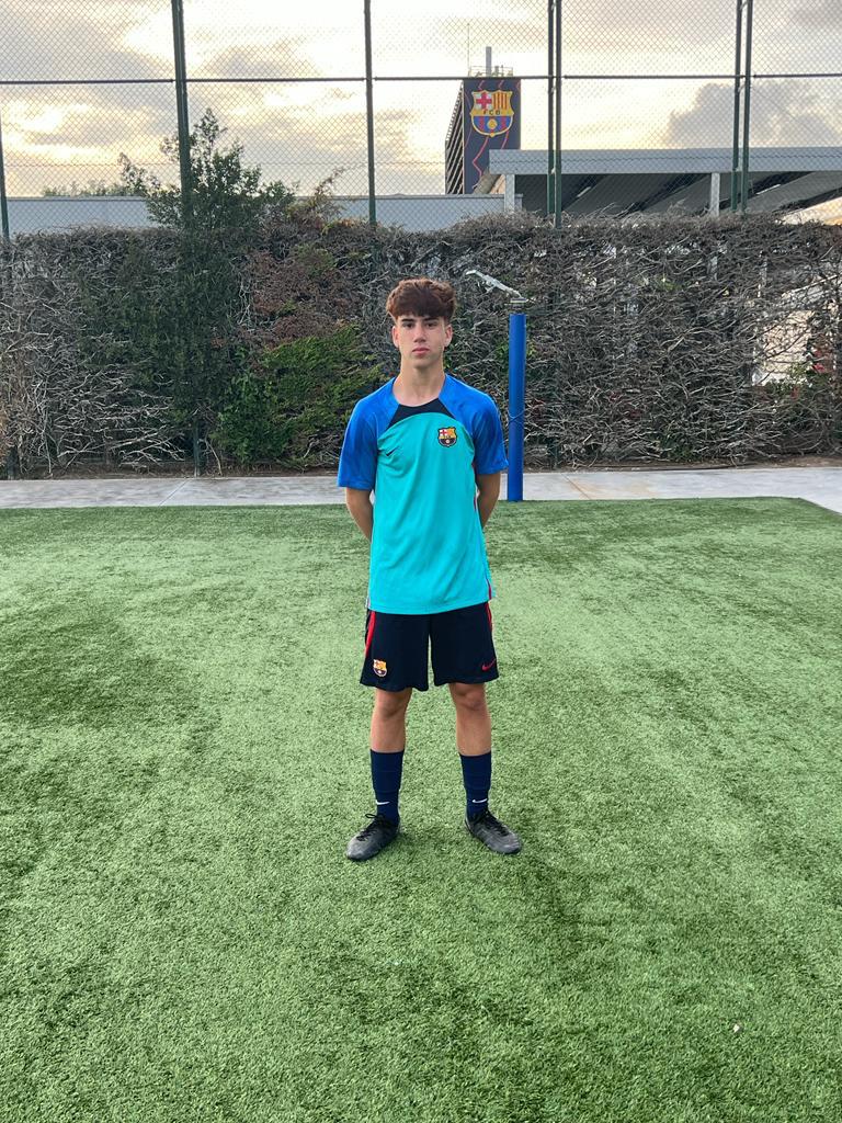 UEFigueres's tweet photo. BASE | Ens fa molta il·lusió explicar-vos que en Marc Vila, del Cadet B, ha participat aquesta setmana en uns entrenaments amb el FC Barcelona, moltes felicitats Marc! I enhorabona també a en Pol Tarrenchs per la feina que porta a terme al nostre futbol base!

#ForçaUnió https://t.co/7K822mJWaj