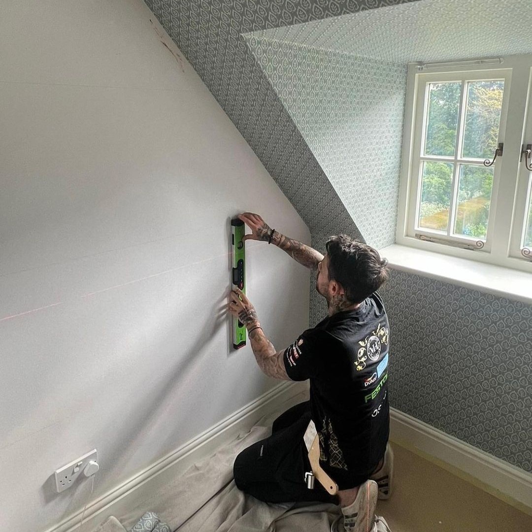 Guys at @markhutchinson_decorators are smashing it today with the help of their Imex EL60 and LX3DR. 

#imex #imexlasers #imexlasersuk #ukbuilders #decorators #toolsofmytrade #measureup #tooladdict #newtools #builder