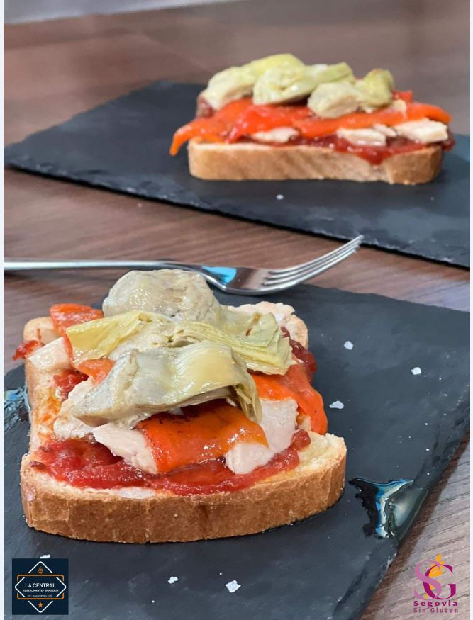 SaboreaSegovia's tweet photo. El restaurante La Central propone: "Tosta 4 Ejes" , un ejemplo de que las #tapas pueden ser saludables, con alimentos sanos y una fabulosa combinación de sabores. 🥗🍅🥬🌶
#TapaSaludable #SegoviaContigoSabeMejor #SegoviaEsGastronomia #diamundialdelatapa #WTD23 https://t.co/V0VzAZjBXP