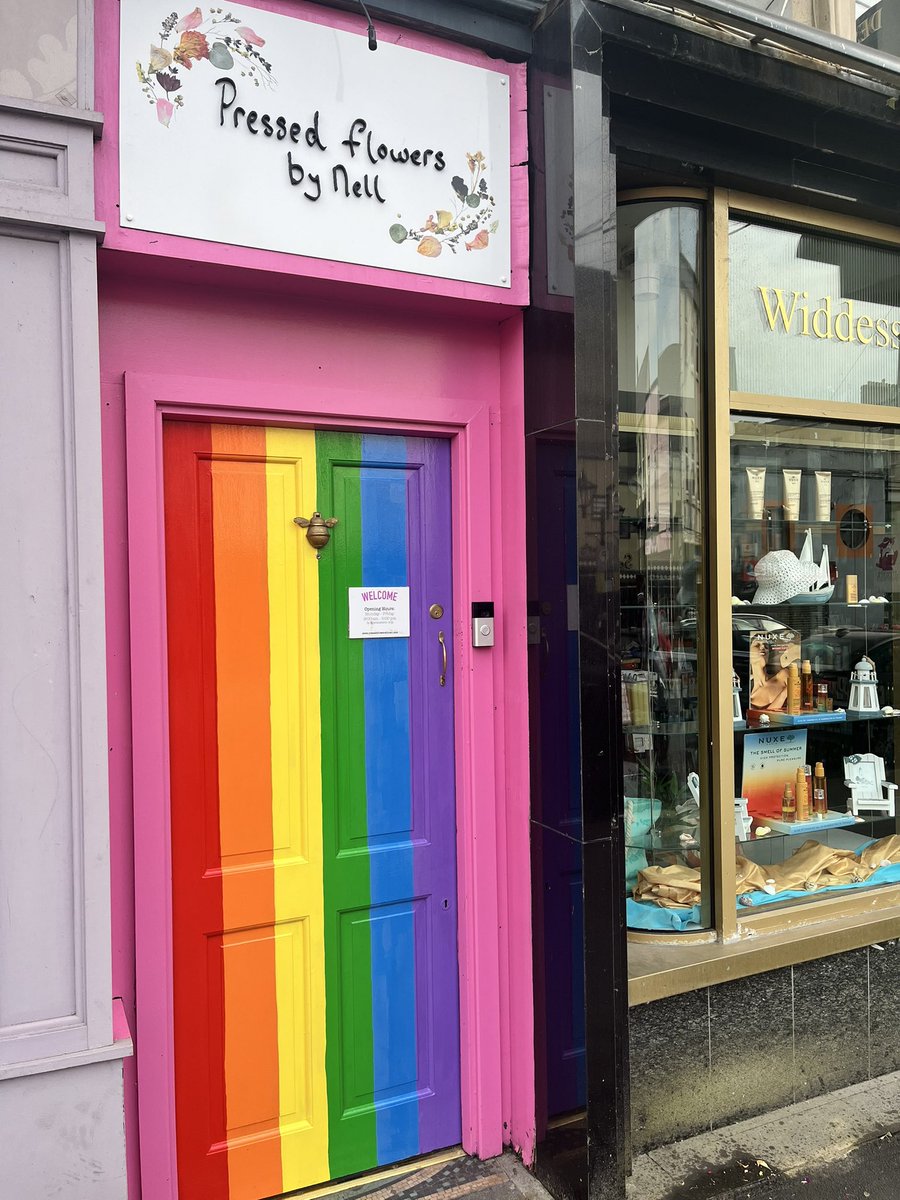 PRIDE 🏳️‍🌈 We are very Proud to celebrate Love every day &amp; hope you Celebrate Pride this month &amp; the other 11 months of the year💖 #PressedFlowersbyNell #pride #limerickpride #limerickcityshopfront #retailersoflimerick