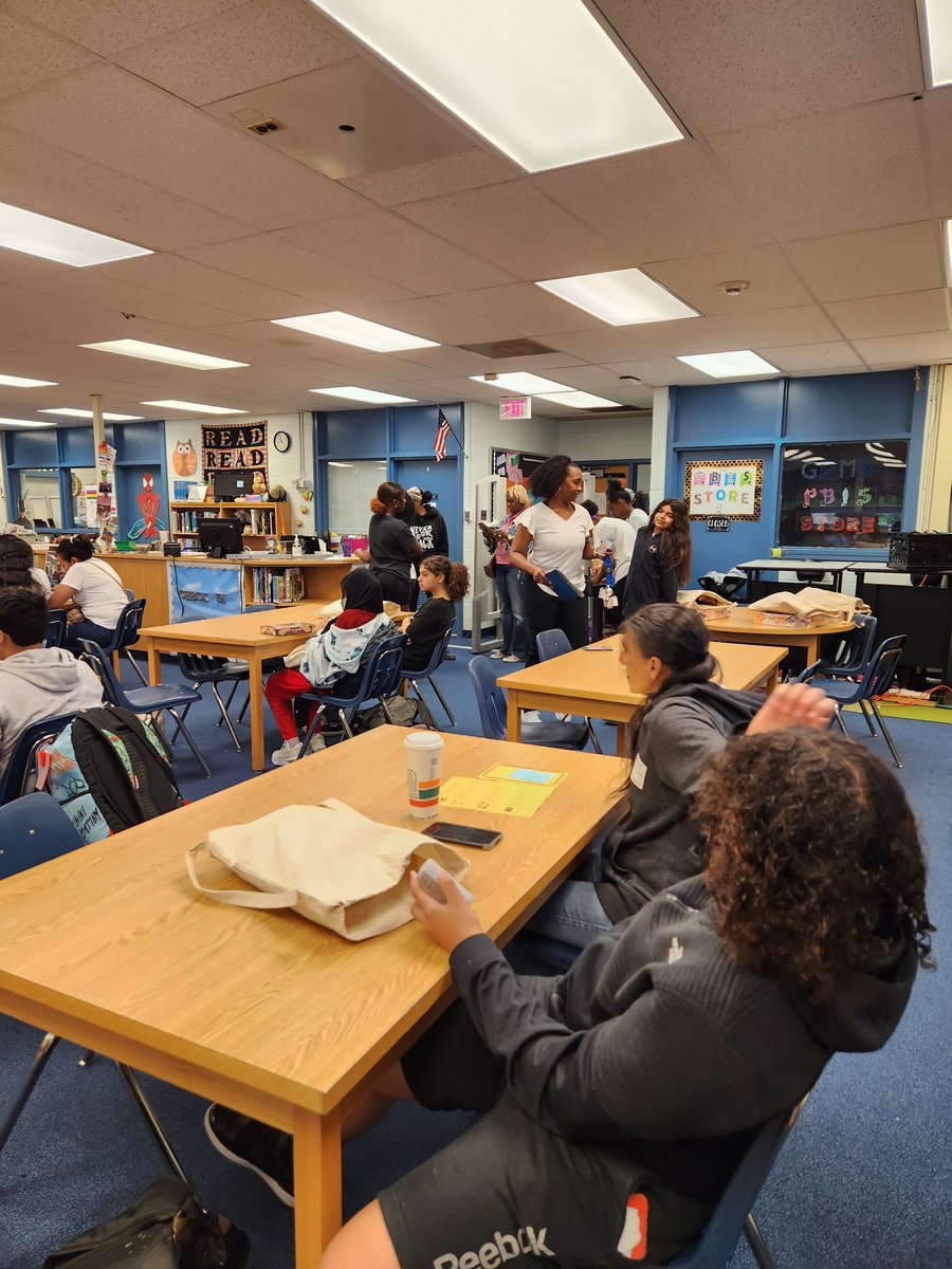 Yesterday was a great day for #FamilyEngagement.   Giving families ways to thrive over the Summer.  Great job <a href="/GrahamParkMS/">Graham Park Middle</a> !