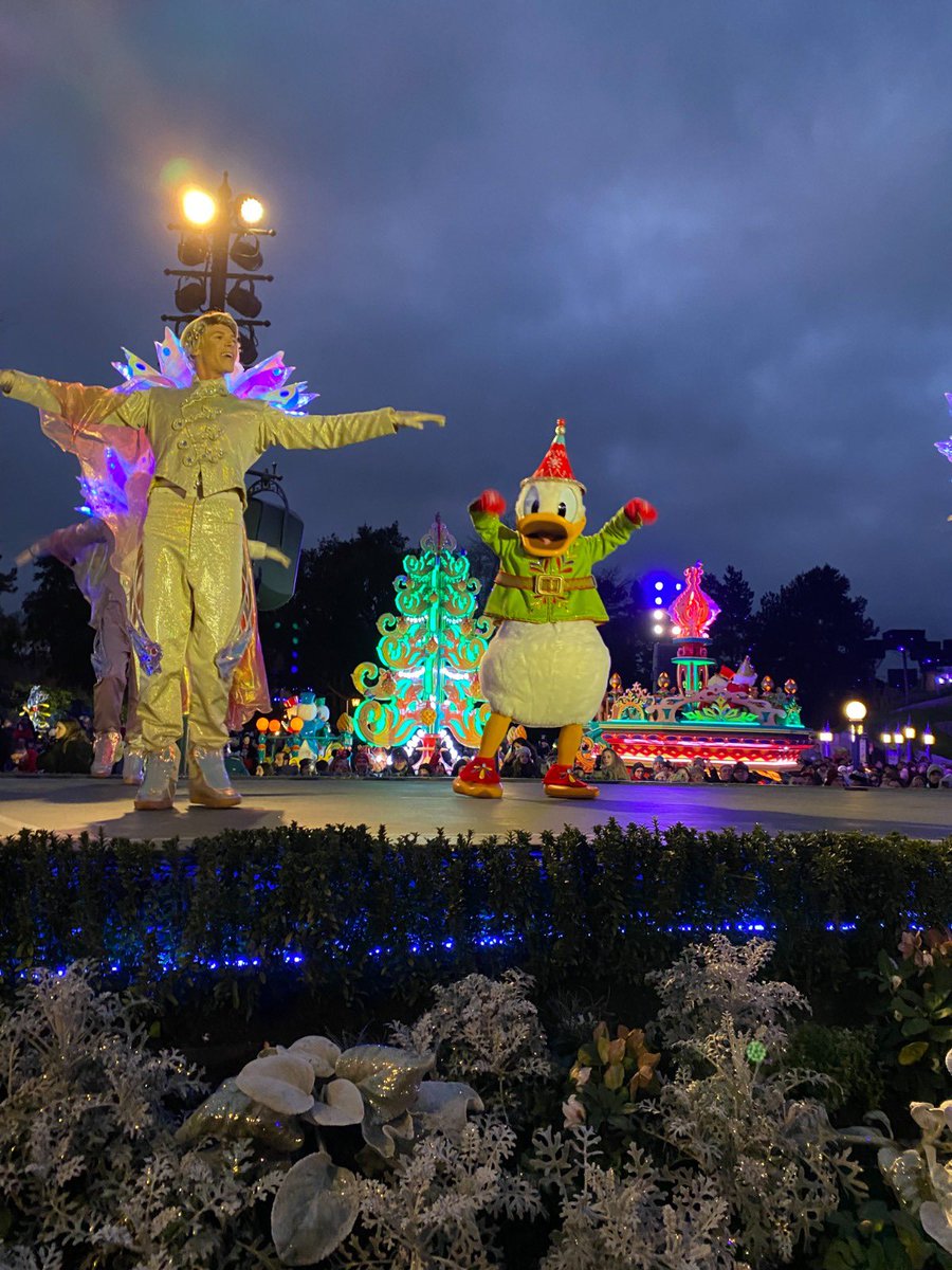 AlohaMagicWorld's tweet image. Hoy es el cumpleaños de este adorable Pato!! @DisneylandParis @DisneyParks 
Instagram: instagram.com/alohadisneypar…
Youtube: youtube.com/c/alohadisney
Web: alohadisney.com
TikTok: vm.tiktok.com/ZM8XubSoR/

#Donald #DonaldDuck #DonaldBirthday #DonaldAniversary  #disneylandparis