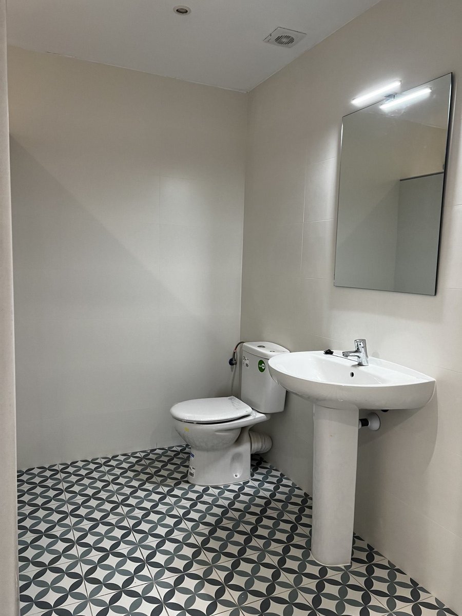 Cubus_Immo's tweet photo. 𝗣𝗜𝗦 𝗗𝗘 𝗟𝗟𝗢𝗚𝗨𝗘𝗥 𝗔𝗟 𝗖𝗘𝗡𝗧𝗥𝗘 𝗗'𝗢𝗟𝗢𝗧
🛠 Reformat
🛏 2 Habitacions dobles
🚽 1 Bany
☀️ Balcó i Terrassa
🌡 Calefacció elèctrica
◽ 1ª planta sense ascensor
🏷 550€ mensual
Contacta'ns per a més informació 📲 680 140 140

#Cubus_Immo #Olot #Garrotxa #lloguer https://t.co/xEb1TD4WBg
