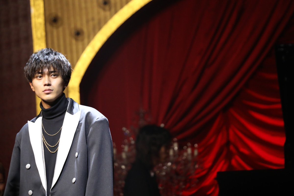 mi____kp523's tweet photo. 2023.06.03
「肩肘張らず気負わず俺らが楽しくやるそれを見たファンの人たちに楽しさがうつる」という曲に込めた想いを映像にした見るだけで楽しくなるハッピーなMVです。二画面というこの体制ならではの見せ方や生バンドさんとの共演も新しい挑戦で��
廉
#KPism_なにもの_MV
#KingandPrince
#なにもの https://t.co/uJAzlVwca4