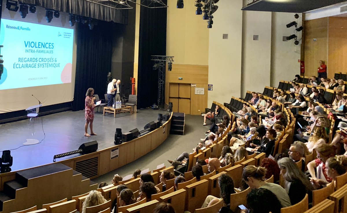 [EN DIRECT] 
Journée d’études « Violences intra-familiales : regards croisés et éclairage systémique » en partenariat avec l’association Réseau &amp; Famille 
Interventions de très grande qualité pour une thématique complexe.
<a href="/AHSMtweets/">Association Hospitalière Sainte-Marie</a> <a href="/APMinfos/">APMnews.com</a> <a href="/HOSPIMEDIA/">Hospimedia</a> <a href="/ARSPaca/">ARS Paca</a> <a href="/FEHAP_actu/">FEHAP</a>