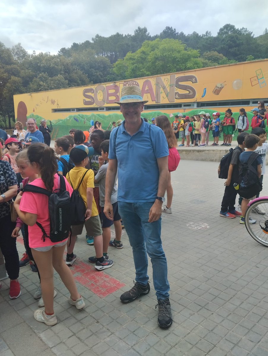 ccmaresme's tweet photo. Felicitats @AjArenys i @Josep_Sanchez ! 
Una gran caminada que seguiran altres municipis perquè aquest any el #maresme suma passes contra el maltractament.
#15J Dia Mundial per a la presa de consciència sobre l'abús i el maltractament a les persones grans https://t.co/vaXfoj5XZR