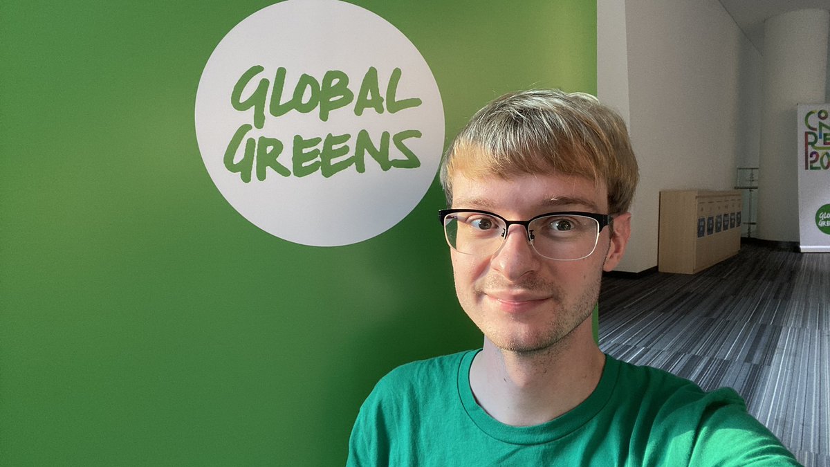 A wonderful second day of #GlobalGreensCongress. Make some amazing discussions with delegates from Zimbabwe, Indonesia, Kyrgyzstan, and many other countries. 🇿🇼🇮🇩🇰🇬

Together, we can end the Korean War! 전쟁반대. 평화협상!