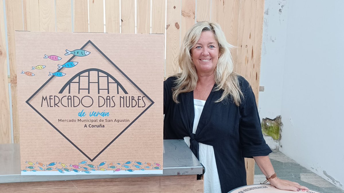 vocescoruna's tweet photo. Hablamos con @martaguima , artífice de que este fin de semana el mercado de San Agustín se convierta en un @MercadoNubes lleno de moda, gastronomía, arte, música... #VDAC https://t.co/HYJutu4rOo