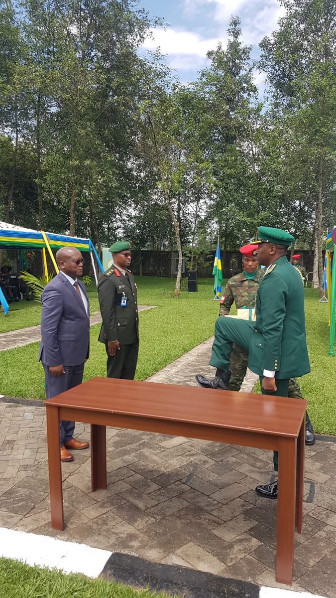 Uni_Rwanda's tweet photo. The Overall Best Student Award was scooped by Maj. Kabandana John of ⁦@RwandaMoD⁩, while the 2nd OBS is Maj. Yusuf Mohamed from Nigeria. Best Allied Award is for Lt. Col. Kisa Kivunge Kadaruka of Malawi, while Best Research Paper was written by Maj. Mohamed from Nigeria. https://t.co/CRa4cjRJXS
