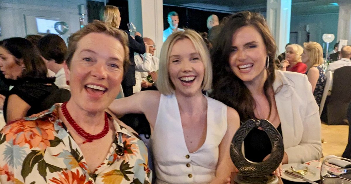 screenscots's tweet image. Scottish talent has shone at this year's @CelticMediaFest #TorcAwards! 🏆🏴󠁧󠁢󠁳󠁣󠁴󠁿

Let's have a round-up of all of this year's Scottish success, shall we?

✨ #KarenPirie (@worldprods) - Drama Series
✨ The Hermit of Treig (@ArunaDocs) - Feature Documentary