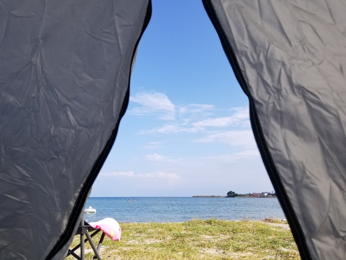h60246782's tweet photo. 今年は綺麗な海に行きたい。
そして日差しから守られながらその海を眺められるポップアップテント���ほしい🥺
#NFT
#アウトドア
#キャンプ
#海 https://t.co/b0mxlAXPN2