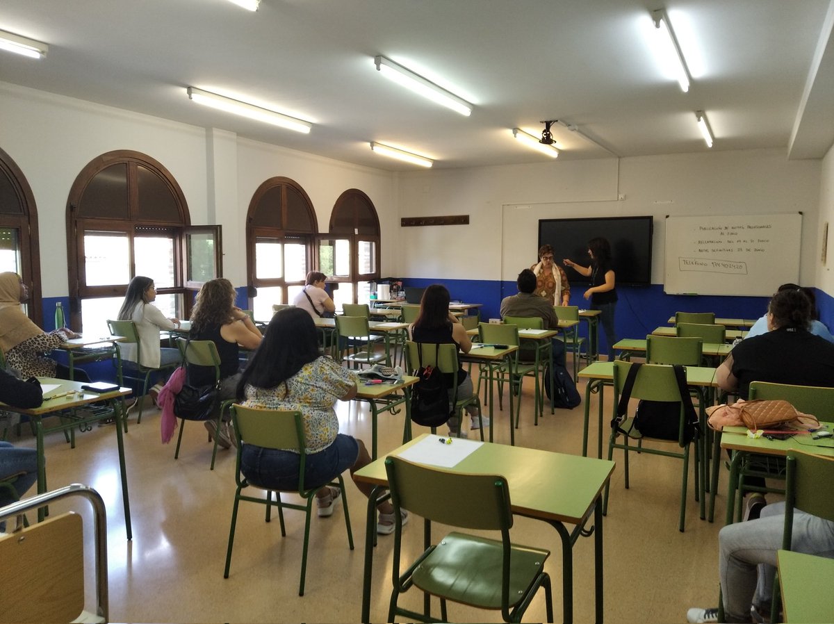 Suerte para el alumnado que realiza hoy la prueba  libre de competencias clave Nivel 2, que les va  a  permitir realizar un certificado de profesionalidad Nivel 2.
 #educacionalolargodelavida #educacionadultosmonzon #epaaragon