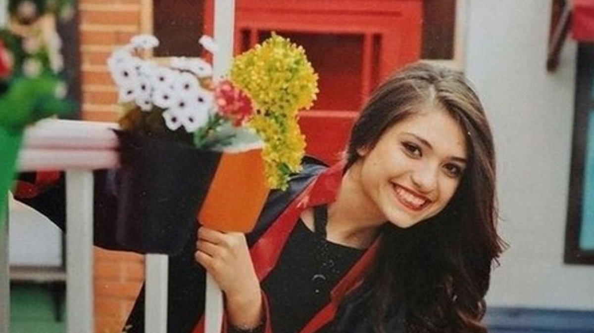 Değerli meslektaşım, mekanın cennet olsun. Emanetin, emanetlerimizdir. Saygı ve rahmetle anıyorum. 😔🇹🇷