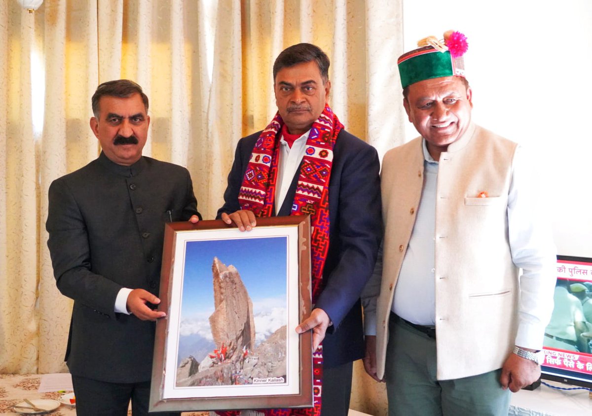 CMOFFICEHP's tweet image. किन्नौर जिले के दो दिवसीय दौरे के दौरान जनजातीय क्षेत्र की जनता द्वारा स्नेहपूर्ण आतिथ्य सत्कार के लिए लोगों का आभार।
#UnionMinister
#energyminister
#RKSingh
#kinnaur_visit
#tribalhimachal
#thanks_for_warm_welcome