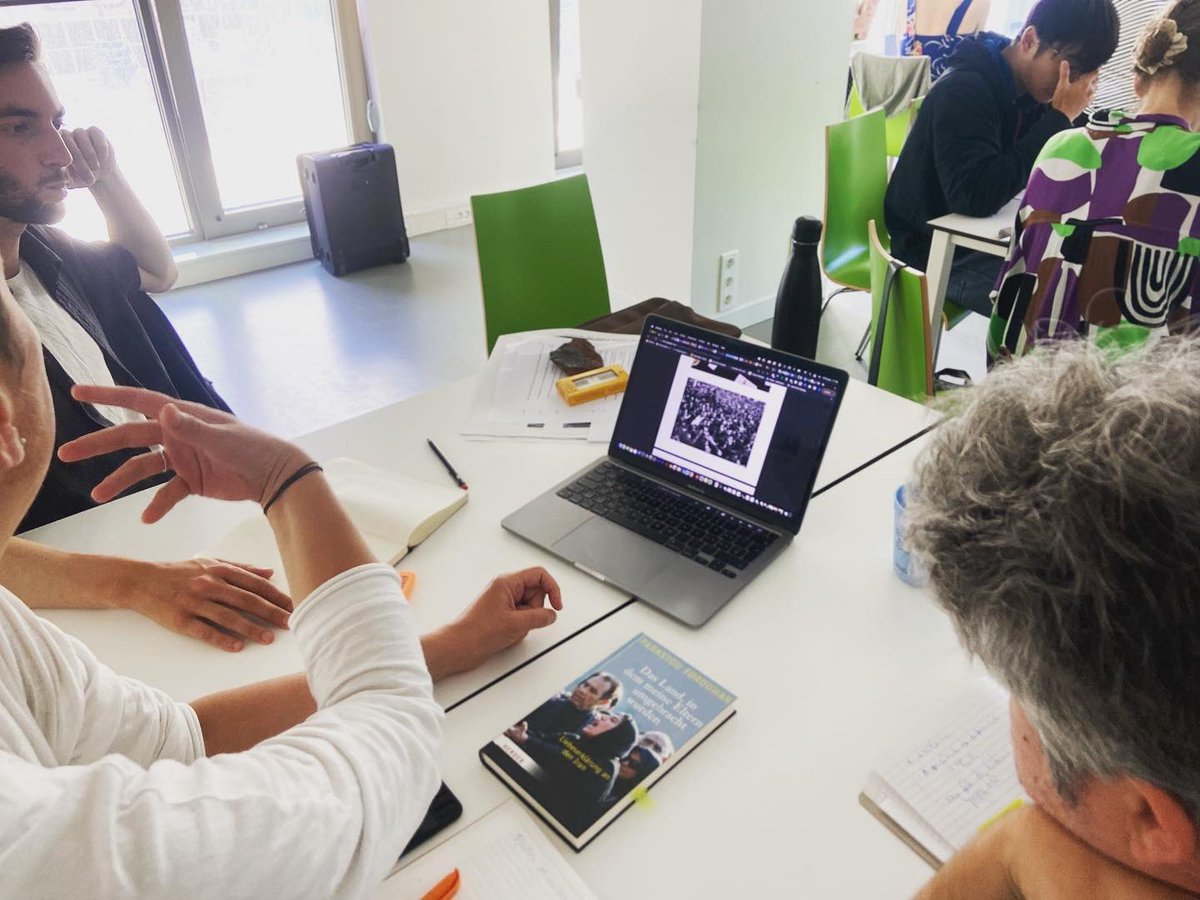 thenandthere_'s tweet photo. From prototype to pitch, from object to sequence. Day 2 of the Archival Memories Photo Essay workshops and training school. Fantastic work with some talented image-maker-scholars. 

With @tractsnetwork @wwl_magazine @VisAnthReview @ReCNTR @GoldAnth https://t.co/r4lXZ9JvsE