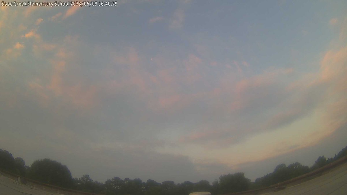 SCESWxSTEM's tweet photo. Sope Creek Elementary School at sunrise and it's 59.7 F. https://t.co/GAzzHVdT97