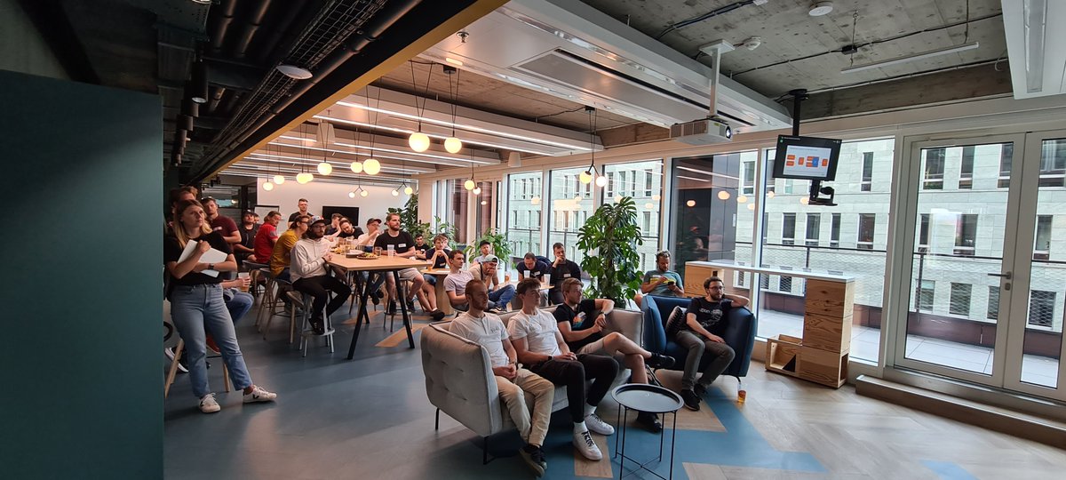 HeurekaDevs's tweet photo. Další #HeurekaDevs #MobileMeetup je úspěšně za námi. 
Navázali jsme nová přátelství a vzájemně se podělili o zkušenosti s #kotlin #multiplatform na #iOS i #Android, #CICD a #userinterview. 
Už nyní s @MateeDevs  vymýšlíme, o co se s vámi podělíme příště! Děkujeme. 🧡💙💛 https://t.co/yX0yoo7jQz