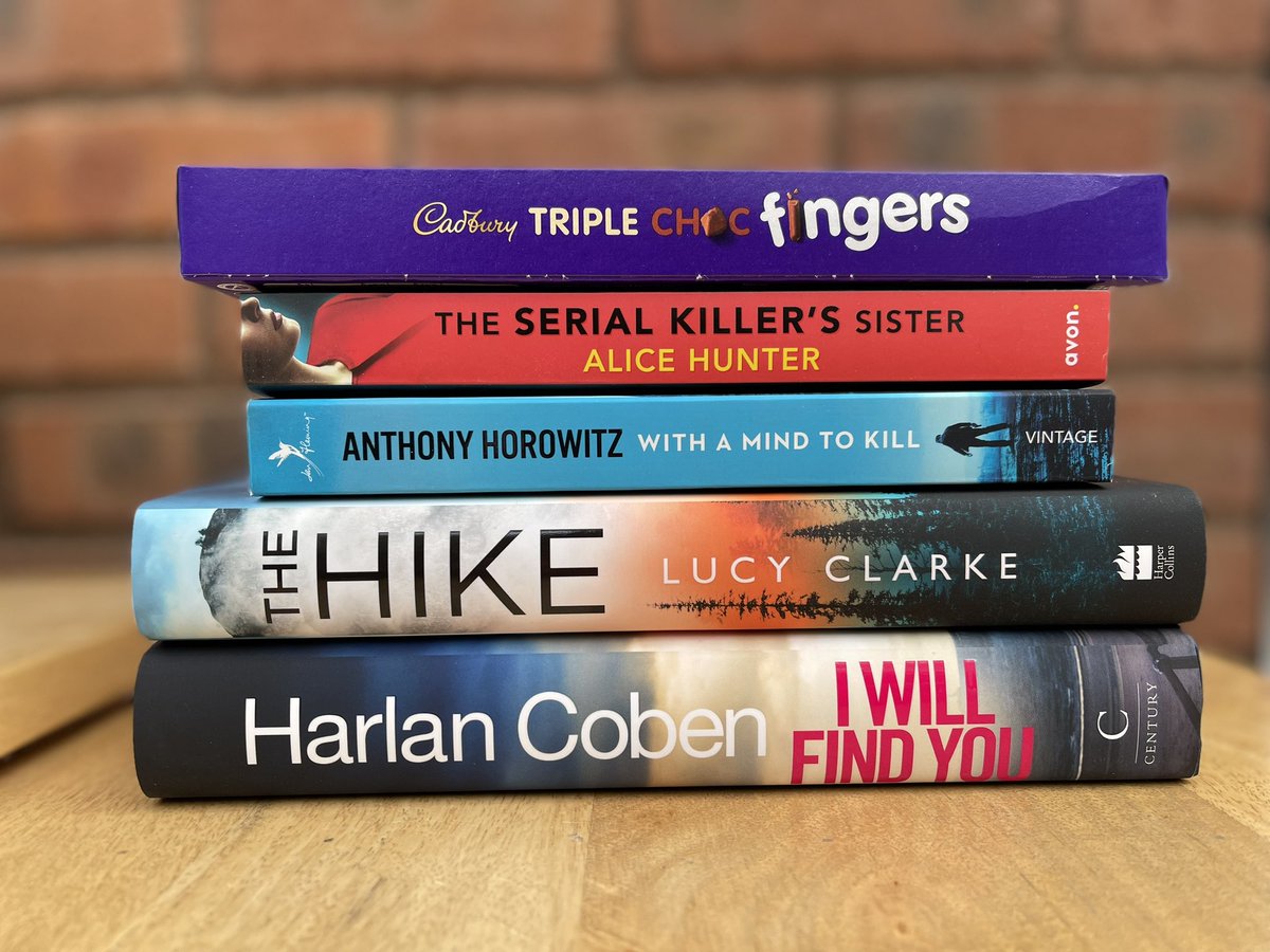 #giveaway for #booktwitter.  To have a chance of receiving all 4 books plus the biscuits please just: 
1. Follow me 
&amp; 2. Like this tweet 
&amp; 3. RT this tweet!
Ends 18/6 midnight. UK only. Min age 18.