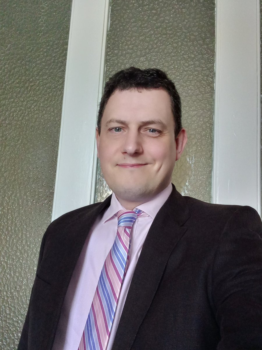 It being hot today, and with me being in the <a href="/Longmores/">Longmores Solicitors</a> office with clients to meet (I'm here all week, folks!), I am pleased to announce that I still fit into my chocolate brown linen suit after it was put away at the end of last summer.