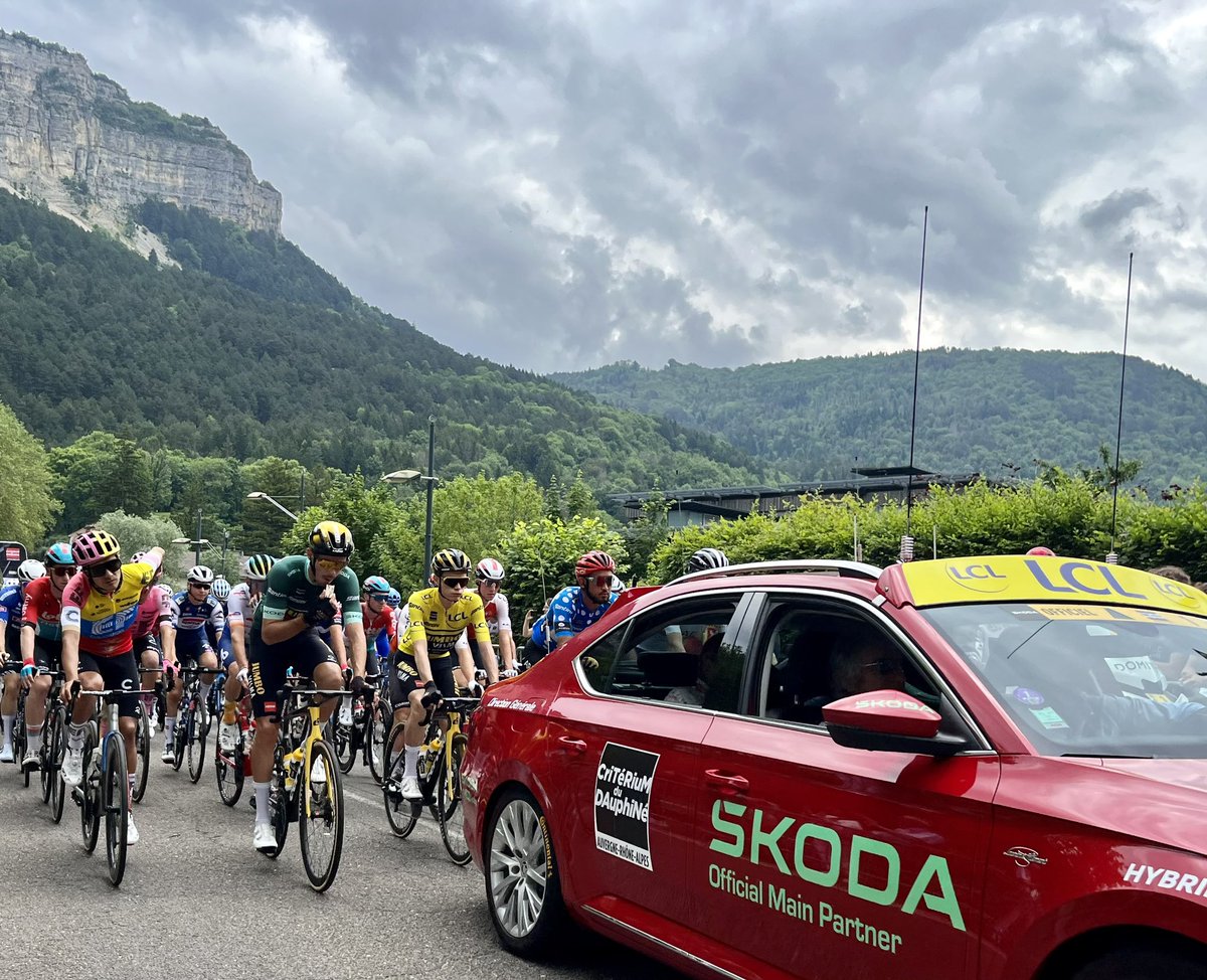 RidersCramp's tweet photo. Grey skies over the start of stage 6 

#Dauphiné https://t.co/S3lsudrLcn