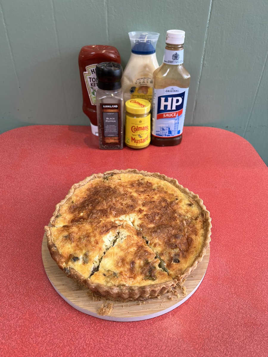marioscaff's tweet photo. Leek and mushroom Quiche. Made with love. At home. Come get some. https://t.co/CVRwy9zZHJ