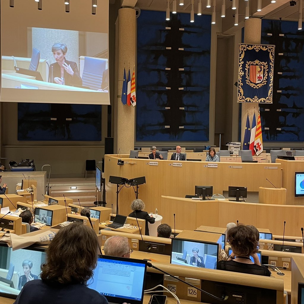 EuropeenFrance's tweet photo. #Interreg2127
Seconde table ronde : “Un ancrage territorial plus affirmé un nouveau défi pour la coopération” 🇪🇺
avec les interventions d’Aurélie BOUGEL, @MagaliAltounian et Olivier Baudelet
@auvergnerhalpes @maregionsud @Europedanslesud @EUinmyregion @RegioInterreg https://t.co/iOVHdf7PgO