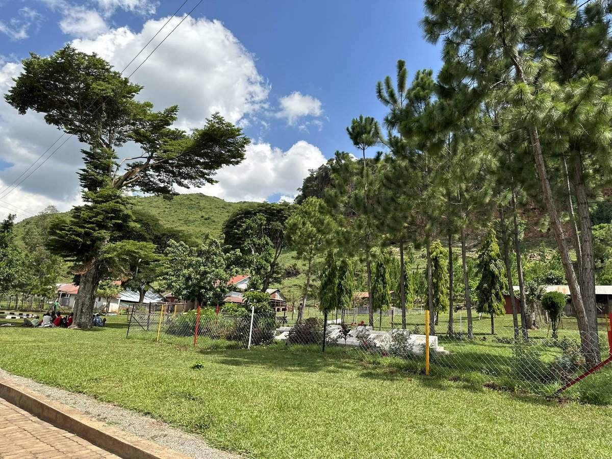 xander_ochieng's tweet photo. The #OsukuruHills in Tororo along Malaba-Jinja rd
Find time and come #ExploreTororo
@wakoko_ronald 
@RedefiningTro 
@em_wakanda 
@adholabae 
@Jadwong 
@iamshadrachobbo 
@cobbo3 
@margret19960 
@Oo4no 
@MTWAUganda 
@TourismBoardUg https://t.co/hwR7iOqGRX