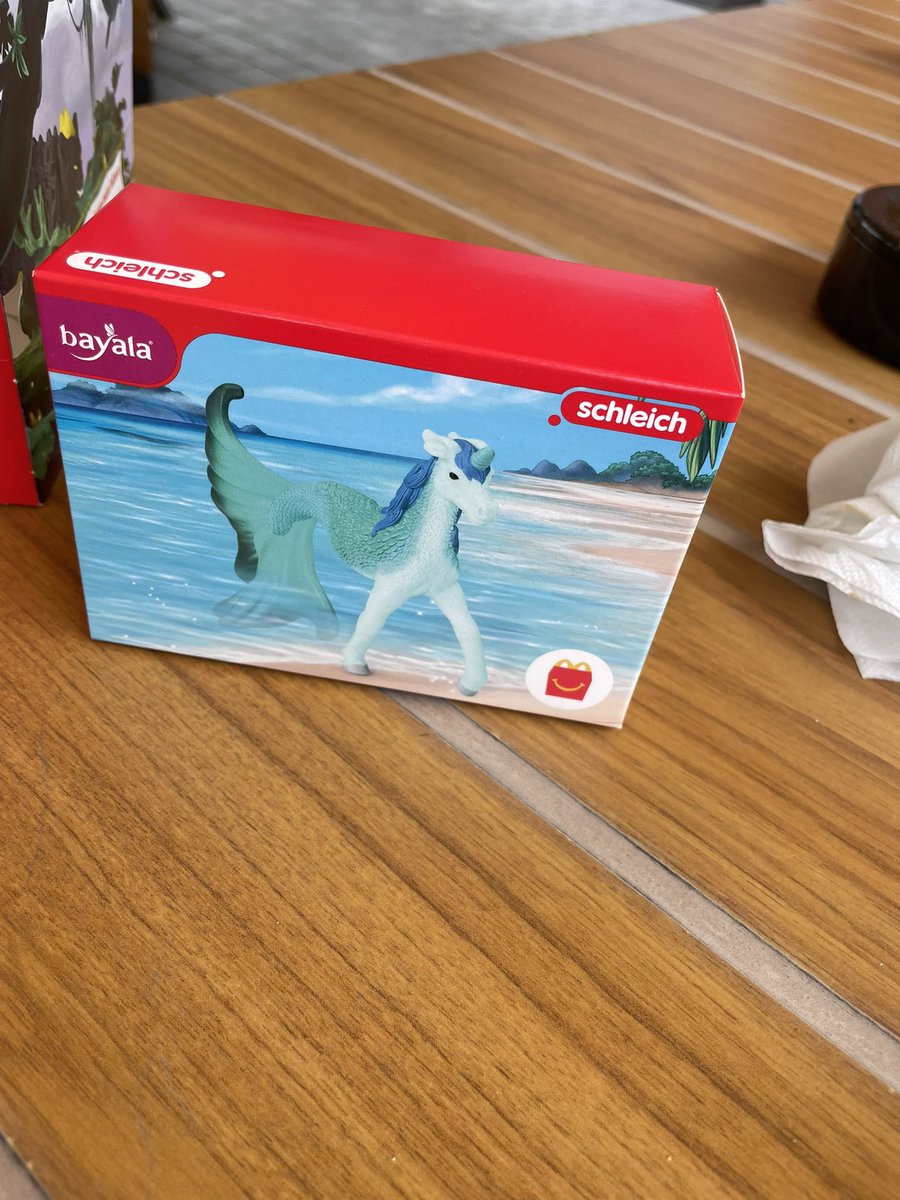 cybiene's tweet photo. Ich hoffe ja fast dass der designer Drogen nimmt. Weil wenn einem sowas nüchtern einfällt, also 🤪 https://t.co/gg3yx0o941