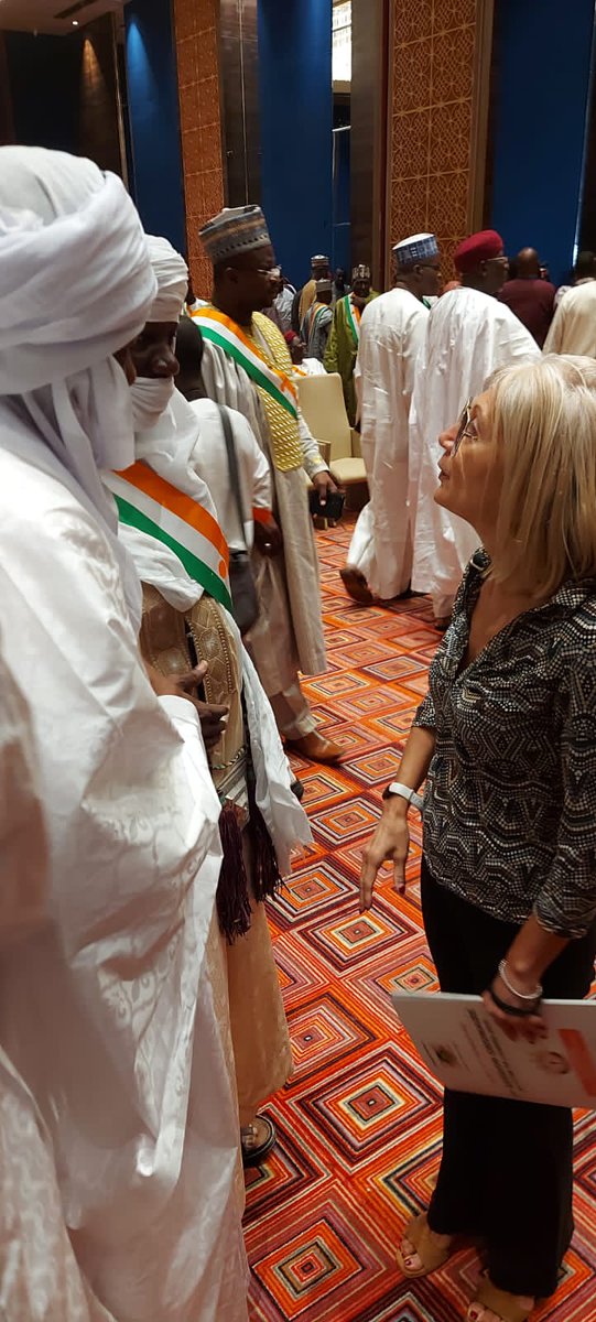 ItalyinNiger's tweet photo. L'Ambassadrice d'Italie 🇮🇹 @GattoEmilia1 à l'ouverture de la 1ère session #CESOC 🇳🇪
Réalités locales clé pour le développement économique, sociale et culturel https://t.co/07MUjuKUm5