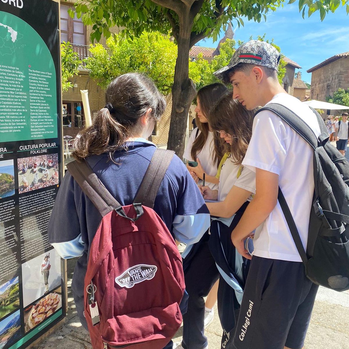 Els alumnes de 3r d'ESO han fet la visita al Poble Espanyol per complementar el treball de síntesi que realitzaran els propers dies🏰

#colecami #somcami #eso #treballdesíntesi #barcelona