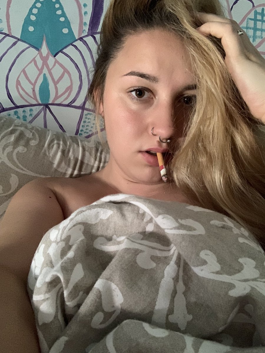 Good morning with my cigarette 🚬☺️
#smokingcigar #smoking #smokingwoman #SmokingHot #smokingfetish