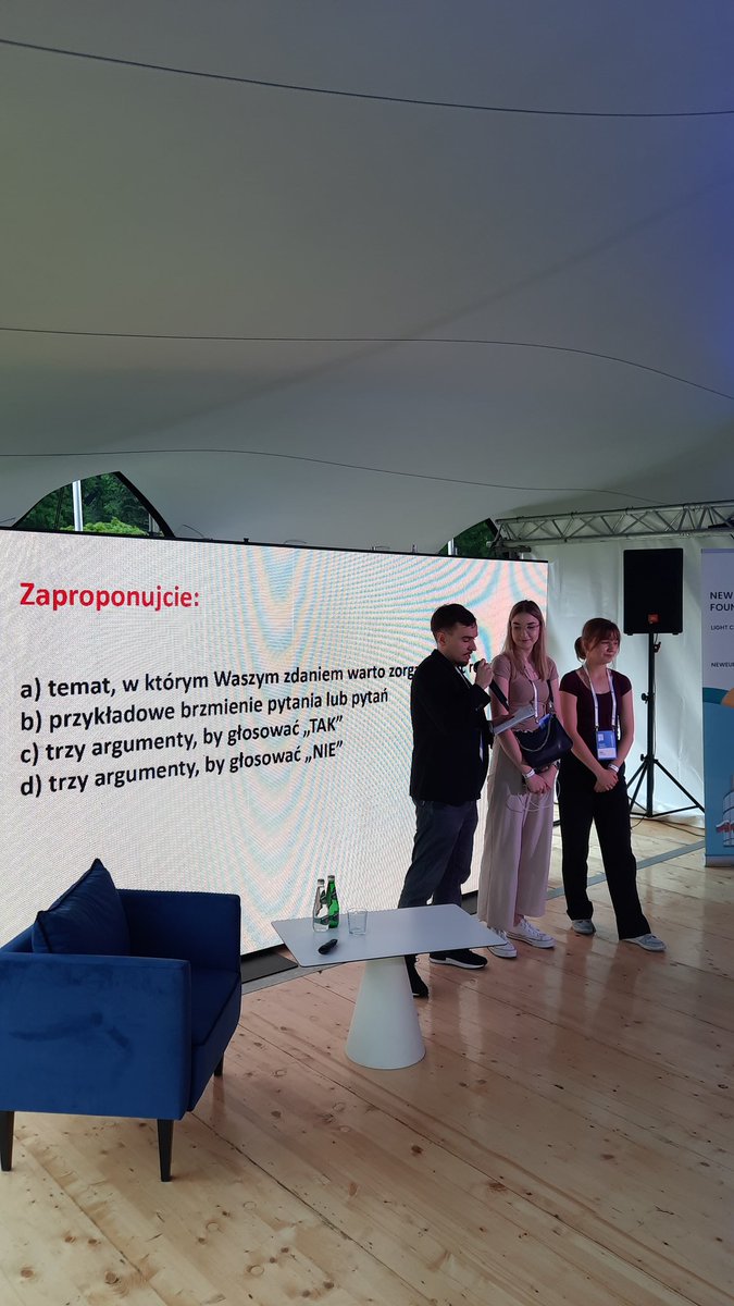 LubBezposrednio's tweet photo. ✅ Likwidacja immunitetów dla posłów
✅ Ograniczenie pojazdów spalinowych
✅ Budowa reaktorów SMR w konkretnej gminie
✅ Organizacja Zimowych Igrzysk Olimpijskich
👏 To tematy referendów lokalnych i ogólnopolskich wymyślone przez uczestników naszych warsztatów na #ForumGEN 💪. https://t.co/KC2Hg8pkgS