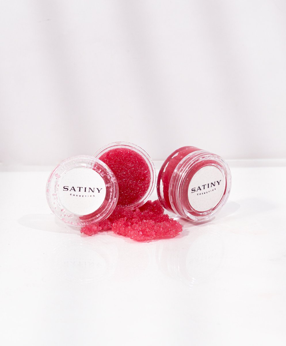 SatinyCosmetics's tweet photo. Say hello to our ‘STRAWBERRY LIPSCRUB🍓’ 

Please note - Exfoliate 2-3 times in a week to keep your lips healthy and moisturized✨

Shop now for supple lips 🫦 https://t.co/Mqprd1YxWH