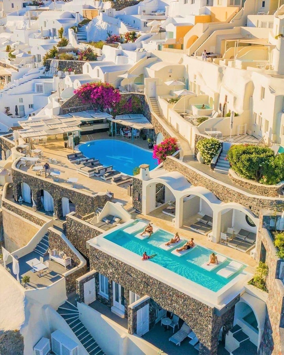 MargaritaMadam2's tweet image. Dreams do come true … if you work hard enough to reach for them. #SantoriniGreece