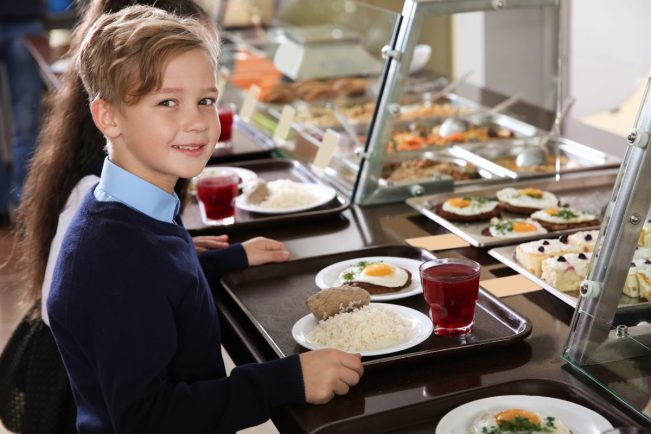 Eligible Warwickshire families urged to sign up for free school meals - rugbyobserver.co.uk/news/eligible-…