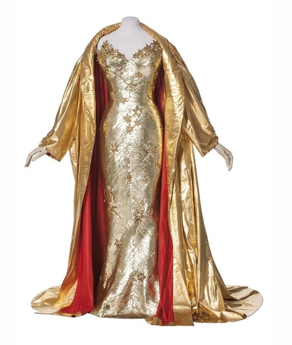 “This old thing. I just threw it on!” By Balmain, 1952. Via Les Arts Décoratifs.